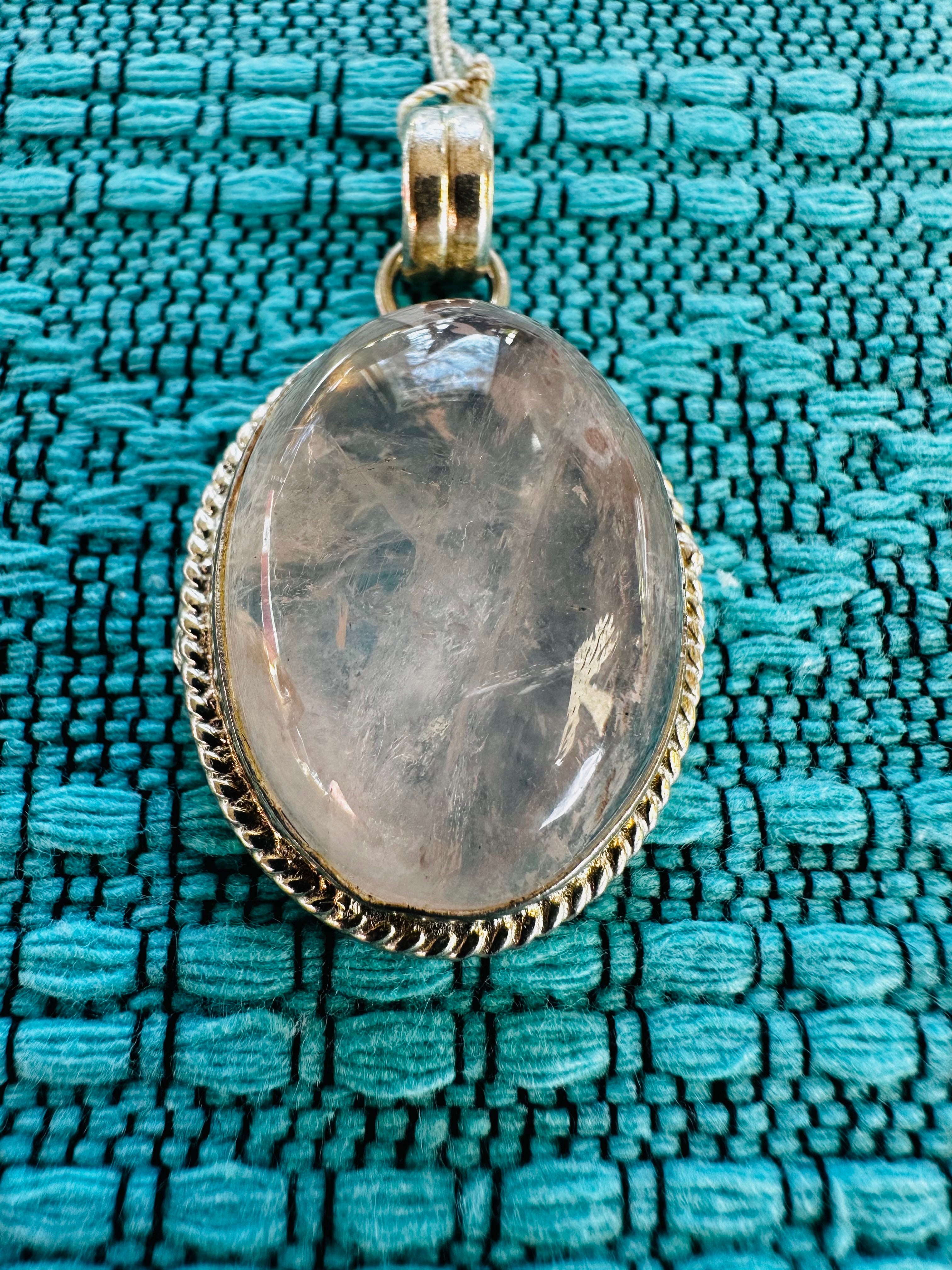 Colgante de cuarzo rosa