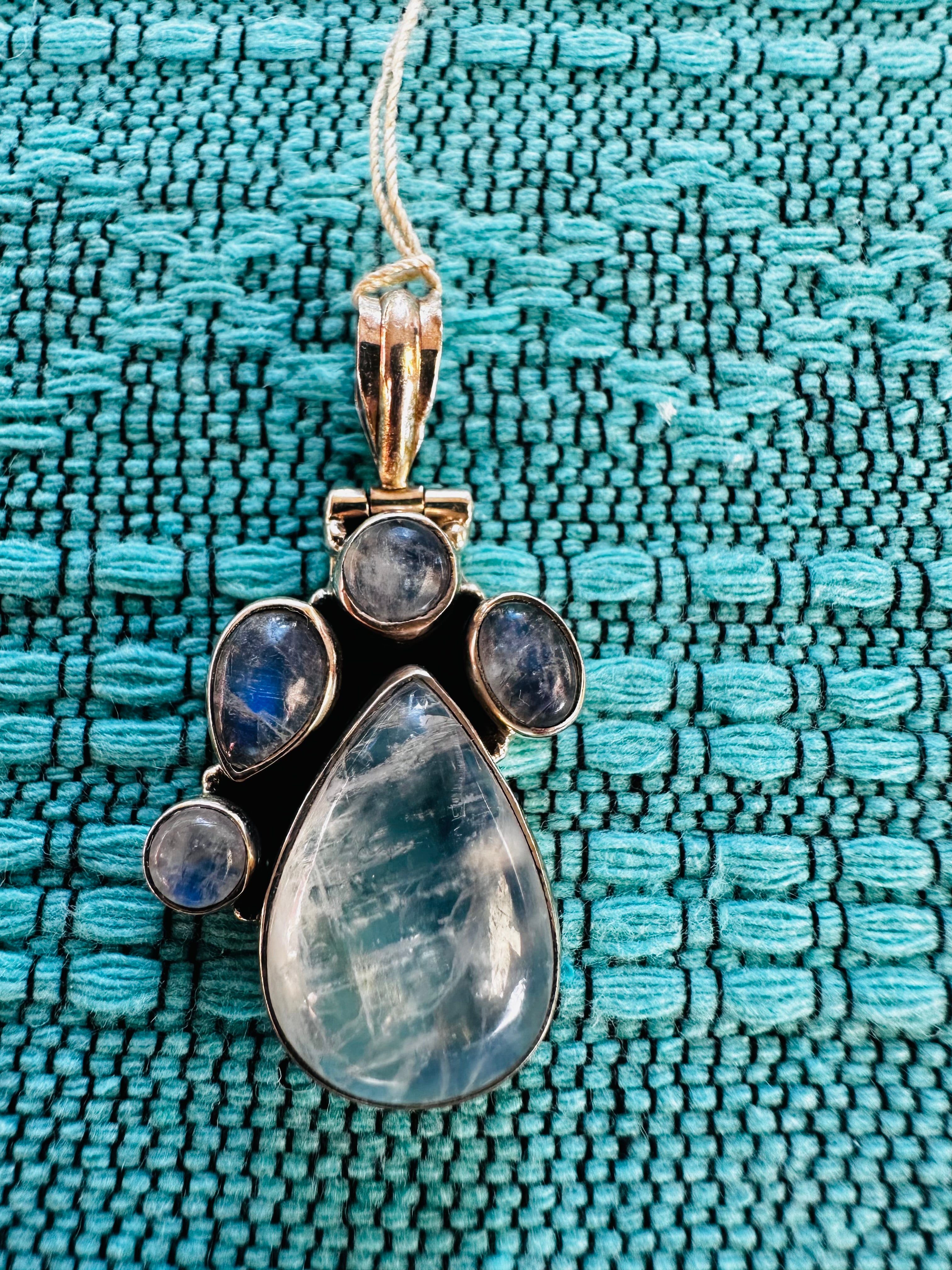 Colgante piedra luna